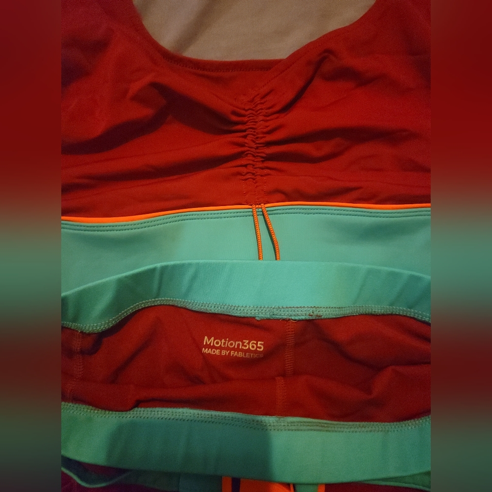 Fabletics 2 Piece Exercise - image 3